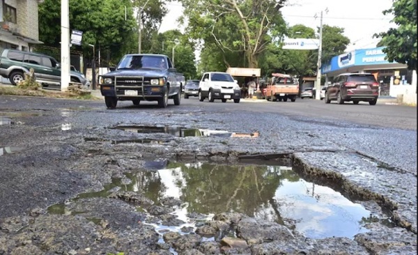 MOPC evalúa ofertas para pavimentar calles en cinco ciudades del área metropolitana, con una inversión de más de USD 32 millones