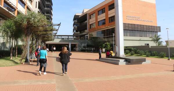 La Nación / Condenan a dos hombres por asalto y robo en fiesta de cumpleaños