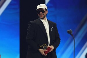 Bad Bunny triunfa en unos sorpresivos Grammy Latinos