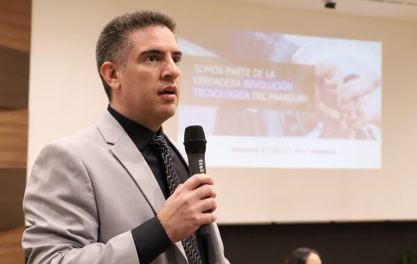 Popular / El 26 de diciembre sería feriado ideal y se definirá antes de fin de mes he’i ministro