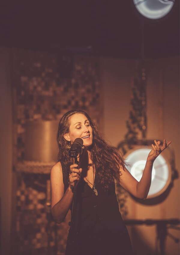 Un encuentro de voces, raíces y caminos musicales en el Juan de Salazar - Música - ABC Color