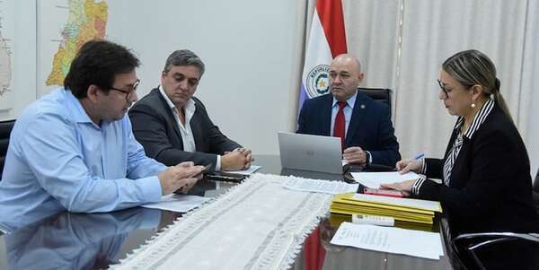 Fonaress: médicos piden urgente intervención parlamentaria y fiscal, ante toma ilegal de funciones  - Nacionales - ABC Color