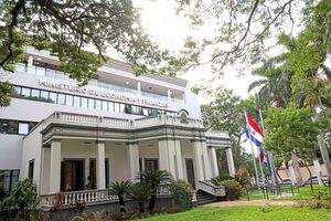 Déficit fiscal alcanza 1,1% del PIB a octubre y mantiene rumbo hacia meta 2025, según el MEF - MarketData