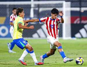 Tres atajadas del arquero brasileño, eliminan a la Albirroja por penales - La Tribuna