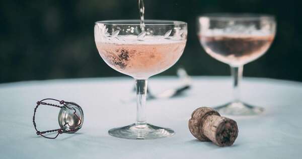 La Nación / Espumantes ganan terreno entre las bebidas para las fiestas de fin de año