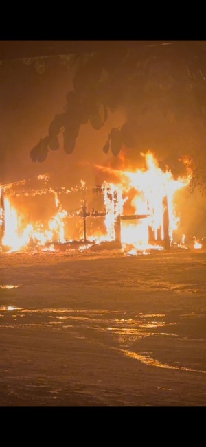 Incendio reduce a cenizas una vivienda de madera en el barrio Redención - Concepción al Día