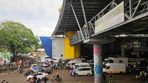 CDE: Camiones bloquean Aduanas paraguaya en rechazo a la eliminación de despacho menor