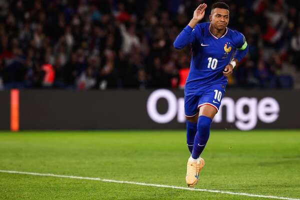 Mbappé alcanza los 400 goles, más joven que Messi y Cristiano Ronaldo - Fútbol Internacional - ABC Color