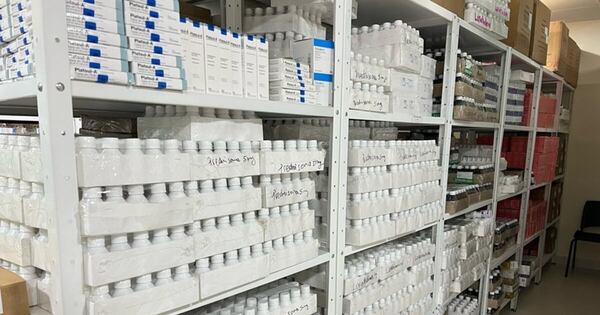 La Nación / Gobierno acuerda desembolso de G. 500.000 millones para reducir deuda con farmacéuticas