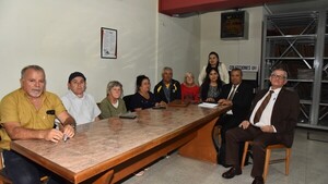 Denuncian que directora de Diputados quiere sacarle la vivienda a su abuela de 99 años