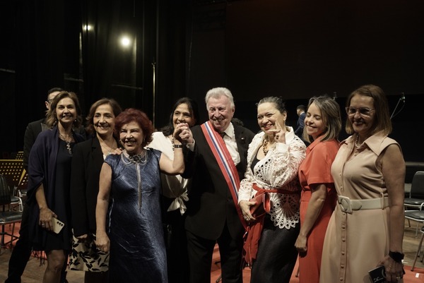 Luis Szarán es reconocido con la Orden Nacional del Mérito