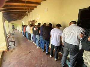 Paraguarí: 17 detenidos y dos imputados en Fiscalía - Nacionales - ABC Color