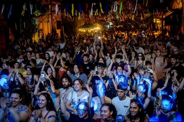 La Chispa sigue celebrando su historia de resistencia en plena calle - Cultura - ABC Color