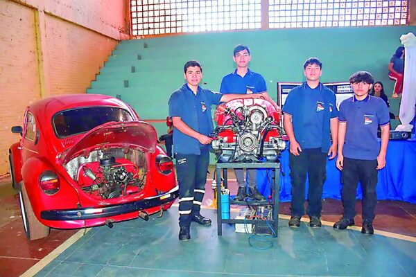 ExpoTécnia 2025 Exhibe Proyectos de Alta Complejidad