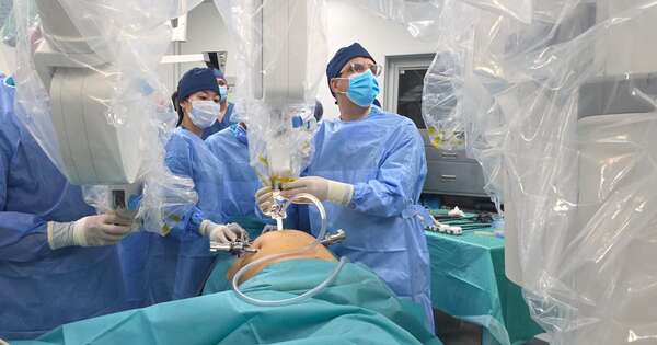 La Nación / Paraguaya sobresaliente: doctora realiza la primera cirugía robótica en Túnez como instructora internacional