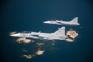 Colombia firmó contrato con una compañía sueca para comprarle 17 cazas Gripen