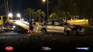 APREHENDEN A JOVEN CONDUCTOR TRAS CHOCAR CONTRA UNA COLUMNA DE LA ANDE - «TVS DIGITAL»