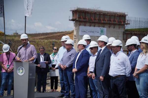 Aña Cuá: Peña viajó a Italia para destrabar problemas con contratista - Economía - ABC Color