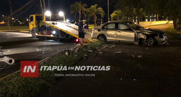 UN EBRIO IMPACTÓ CONTRA UNA COLUMNA DE LA ANDE Y TERMINÒ APREHENDIDO