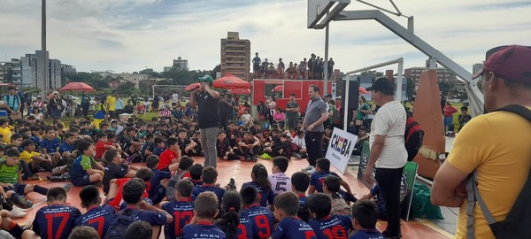 Goles por mi Barrio vive con éxito su cuarta jornada en Encarnación