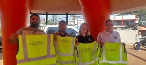 Entregan chalecos reflectivos en municipios de Itapúa