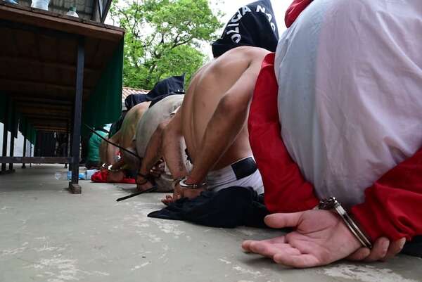 Operativo en Lambaré culminó con nueve detenidos y varias evidencias - Policiales - ABC Color