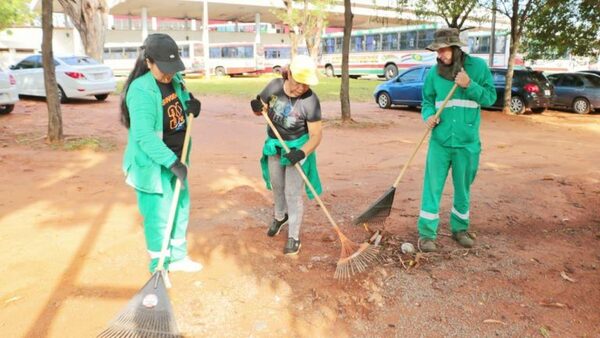 Municipalidad de Asunción ejecuta operativos de limpieza previo a la llegada de hinchas de la Sudamericana