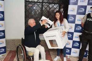 Ecuador decide en referéndum si desea una nueva Constitución y bases militares extranjeras - Mundo - ABC Color