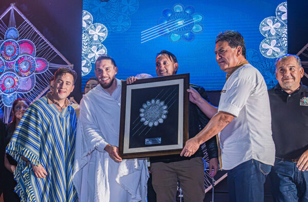 Popular / ¡Néstor Ló y Los Caminantes lograron una nueva distinción!