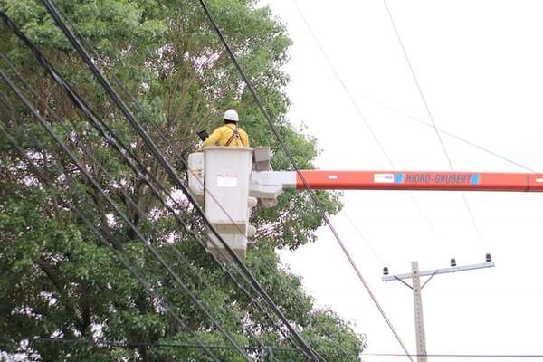 ANDE y Municipalidad acuerdan mejoras para Asunción - Economía - ABC Color