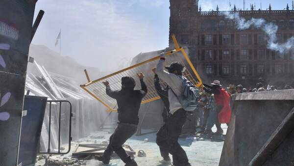Protesta de la Generación Z en Ciudad de México termina con destrozos y disturbios