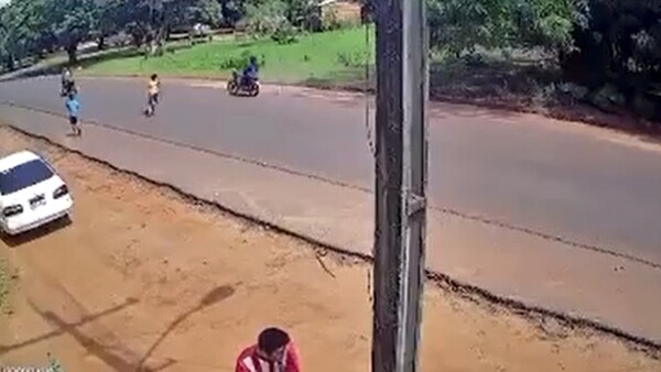 Guayaibí: Un niño de 11 años es gravemente herido tras ser atropellado por un motociclista adolescente de 16
