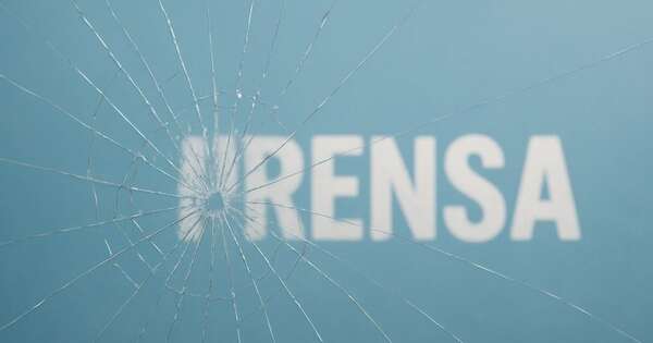 La Nación / La prensa de cristal