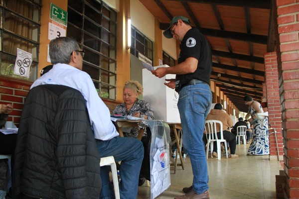 Experta Insta a Renovar la Comunicación Política Actual