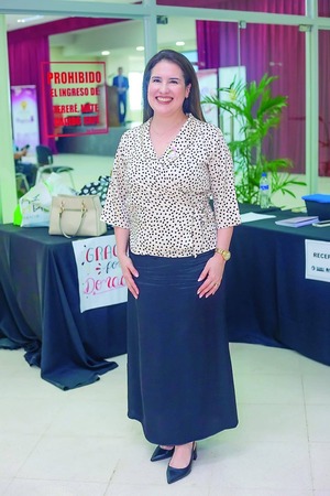 Mujer: Pilar de Vida, Familia y Paz en Conversatorio