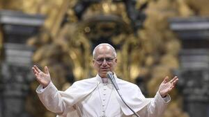 León XIV pide a los gobernantes ante miles de pobres: "No podrá haber paz sin justicia"