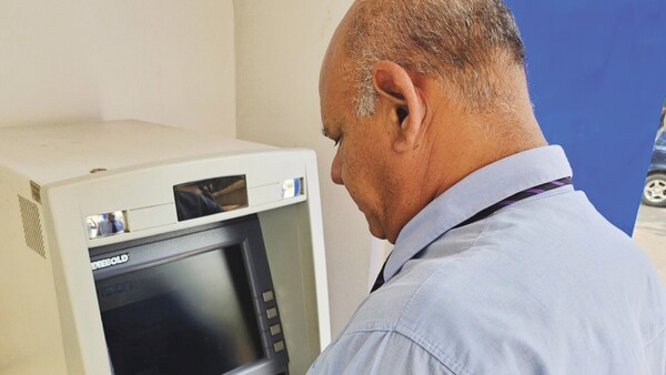 Jubilados usarán aguinaldo en el pago de cuentas y remedios