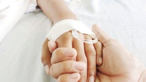 Alumna se sintió mal en exhibición de la escuela y murió en el hospital