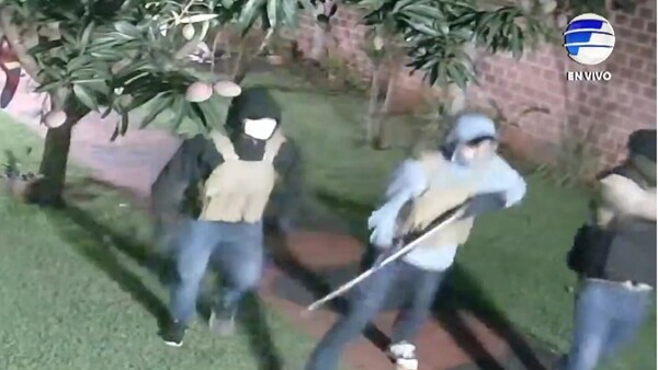 Video: Toman por asalto una casa de paseros y se llevan importante botín en Presidente Franco