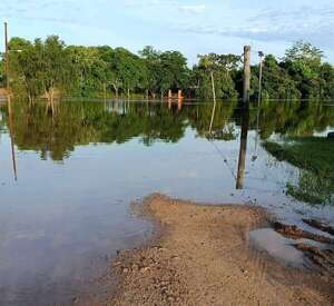 Video: desborde de río no permite utilizar balsa en San Carlos del Apa    - Nacionales - ABC Color