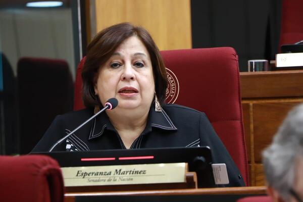 Senadora cuestiona posible feriado de fin de año: "Es populismo y no llena la mesa"