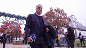 El fútbol paraguayo y la aspiración de Gustavo Alfaro