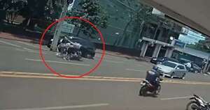 Diario HOY | Motociclista embiste violentamente a madre e hija en Obligado