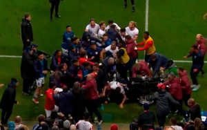 La percepción de Alfaro sobre la gresca en el Estados Unidos vs. Paraguay: ¿fue culpa del árbitro?