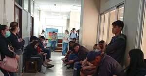 La Nación / Falta de números en consultorios satura las urgencias del IPS