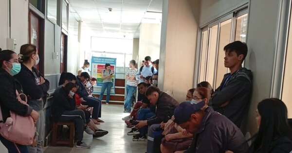 La Nación / Falta de números en consultorios satura las urgencias del IPS