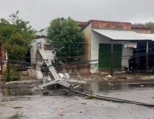 Violento temporal dominguero causa destrozos y cortes de energía en varios puntos del país