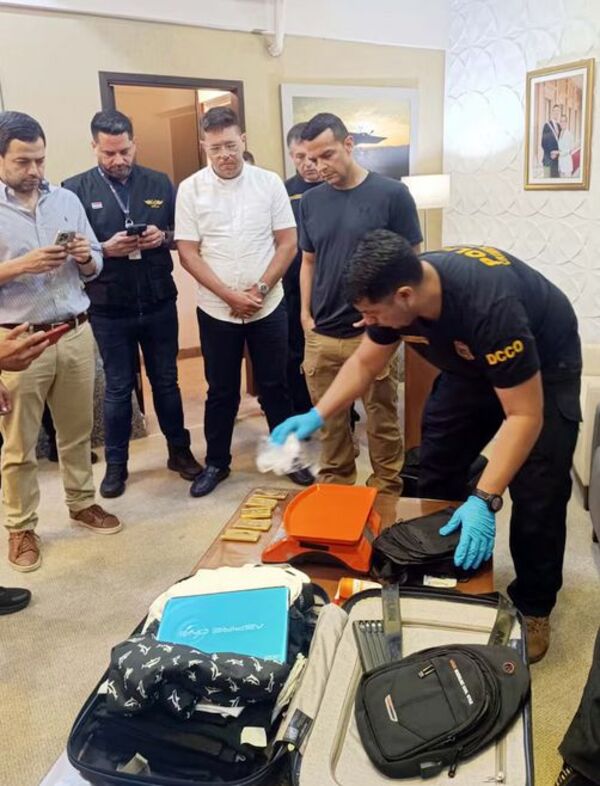 Popular / Caso lingotes de oro: Juez decreta prisión para alto funcionario de la Dinac y dos muchachones