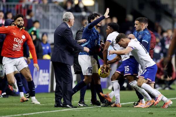 La explicación de Alfaro sobre la trifulca sobre el cierre del amistoso: ¿Qué pasó? - Selección Paraguaya - ABC Color