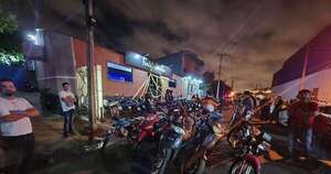 La Nación / Polución sonora: allanan discoteca, detienen a cuatro personas e incautan siete motos